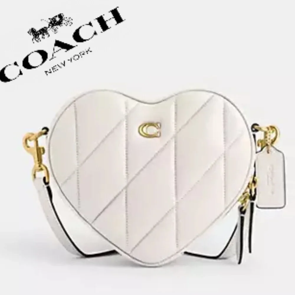 ❤️ Coach Heart Crossbody Bag With Quilting Chalk
